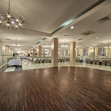 Hotel Stara Fabryka Malogoszcz Extérieur photo