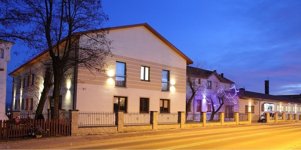Hotel Stara Fabryka Malogoszcz Extérieur photo