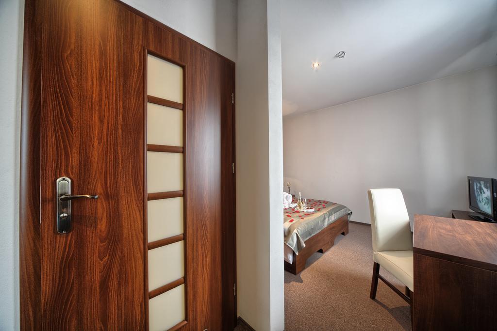 Hotel Stara Fabryka Malogoszcz Chambre photo