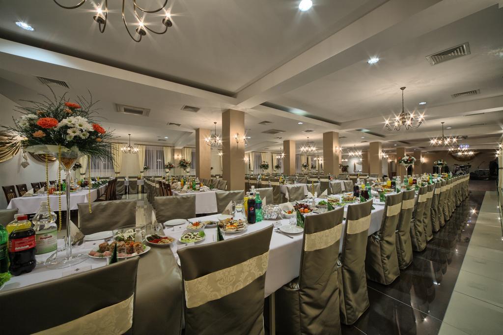 Hotel Stara Fabryka Malogoszcz Extérieur photo